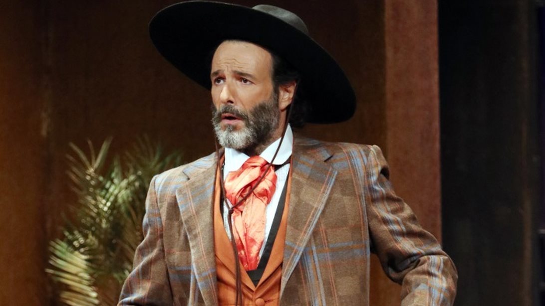 Θανάσης Ευθυμιάδης: Πρεμιέρα με την Άννα Ντιμιτρίεβιτς στο πλευρό του | Κοινή δημόσια εμφάνιση μετά από καιρό