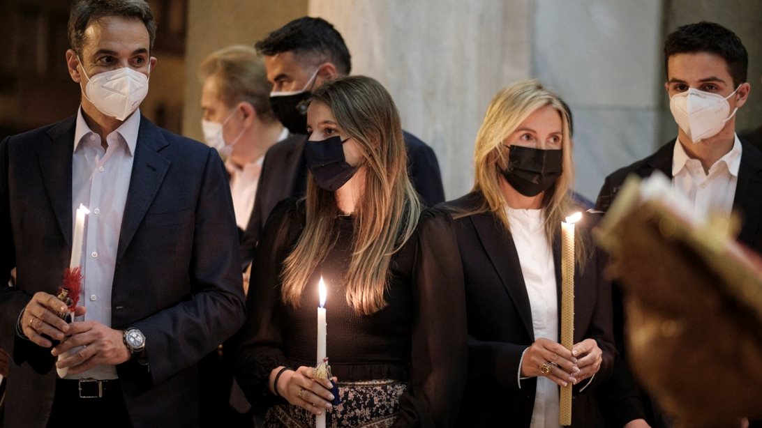 Κυριάκος Μητσοτάκης &amp; Μαρέβα Γκραμπόφσκι | Ανάσταση με τα παιδιά τους στην Αθήνα