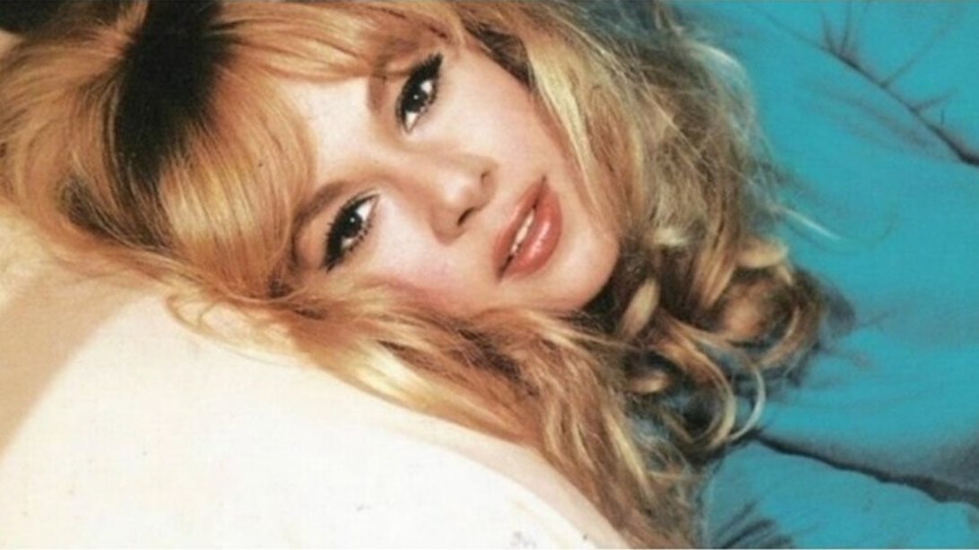 Γιατί το σπίτι της Αλίκης Βουγιουκλάκη στην Στησιχόρου παραμένει ακατοίκητο; - Η αισθητή μείωση της τιμής του