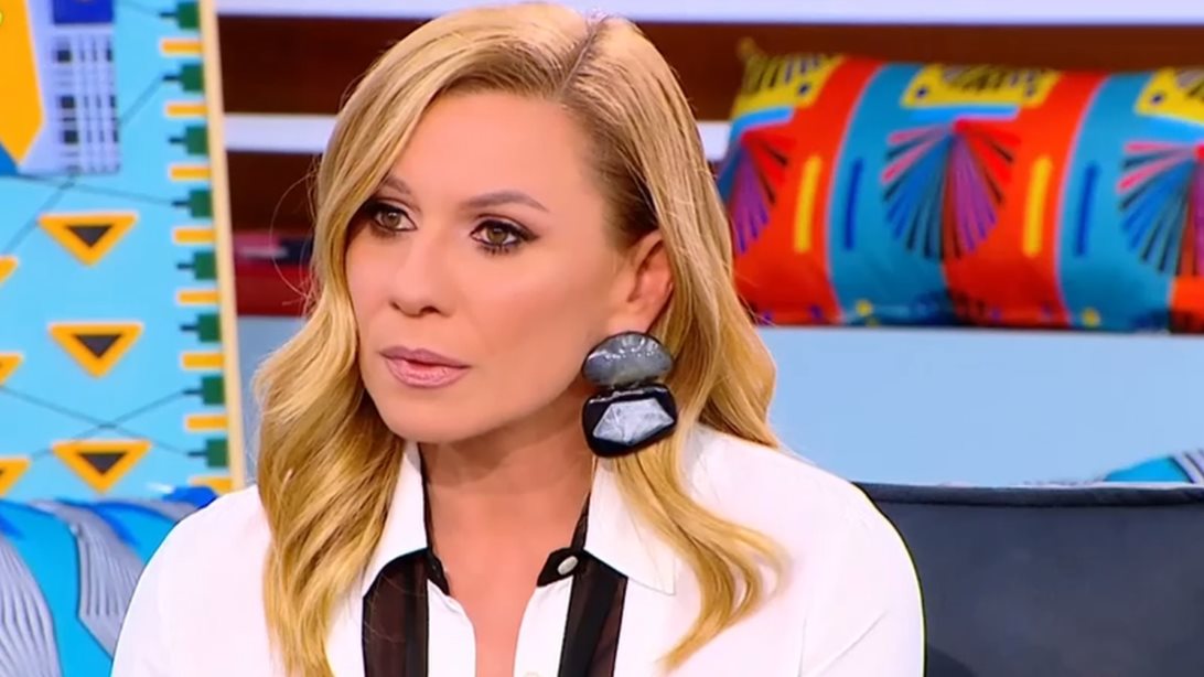 Κατερίνα Καραβάτου: "Ζηλεύω πάρα πολύ τα ζευγάρια που μπορούν να είναι μαζί - Ζω στιγμές πολύ σκληρές"