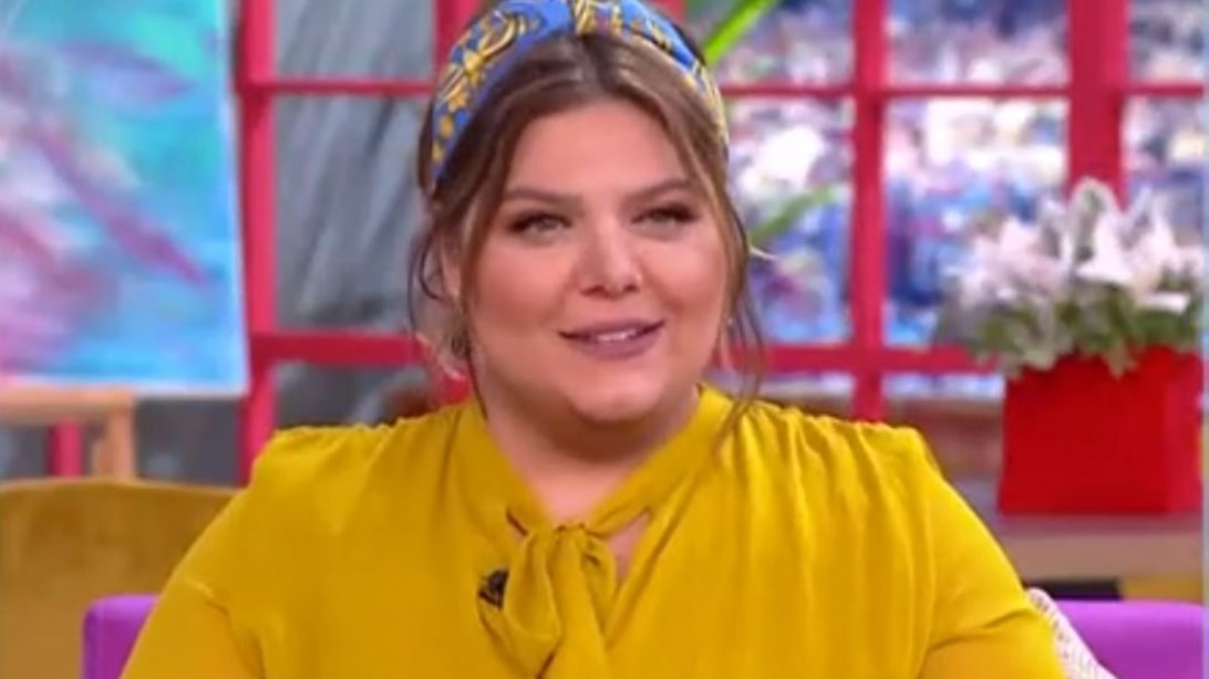 Η Δανάη Μπάρκα σχολιάζει την έκρηξη του Απόστολου Ρουβά στο Survivor: "Εδώ δεν νευρίασε με εμένα πέρυσι, θα νευρίαζε εκεί;"