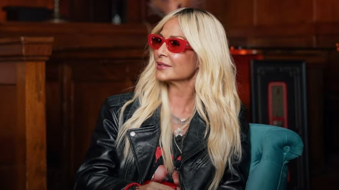 Άννα Βίσση: "Άκουγα τον Καρβέλα και έκλαιγα - Ξύπνησε κάτι από 90s, κάτι που λείπει, κάτι που μου λείπει"