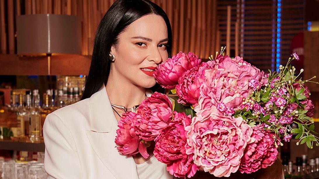 Η Ζενεβιέβ Μαζαρί με το look που θα αντιγράψουμε σίγουρα μέσα στη σεζόν