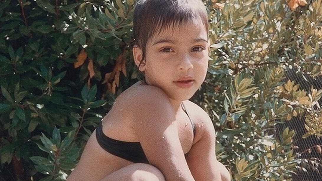 Quiz: Ποια celebrity είναι το κοριτσάκι της φωτογραφίας;