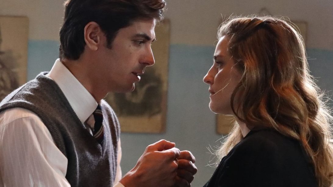 Άγριες Μέλισσες SPOILER: Απόψε η Θεοδοσία "σπρώχνει" και εγκαταλείπει την Ελένη στον γκρεμό