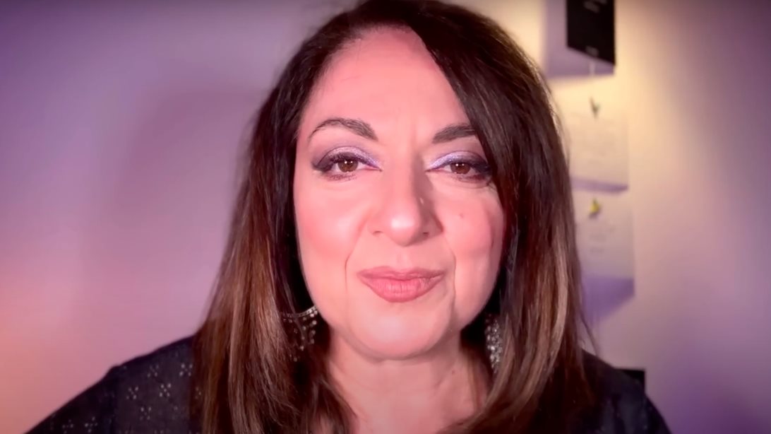 Η περιγραφή της Σοφίας Μουτίδου για την περίοδο πένθους της: Γύρισε και μου είπε "Μην το κάνεις. Βλέπει η γειτονιά"