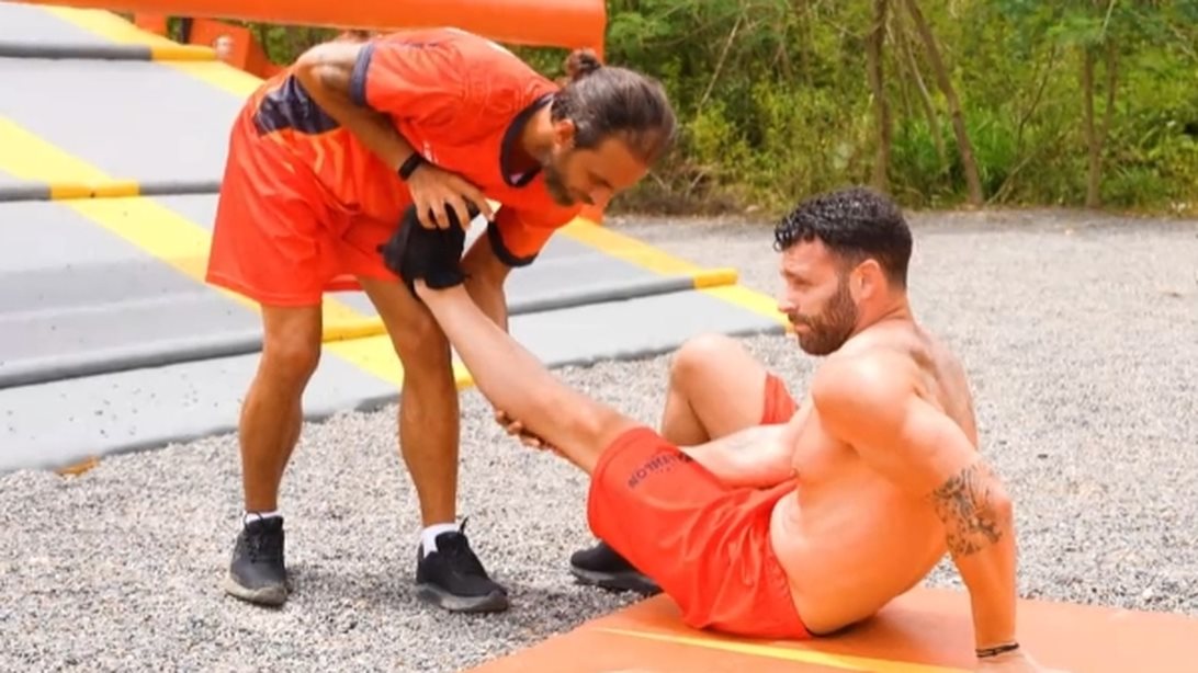 Εκτός αγωνίσματος ο Στάθης Σχίζας στο Exathlon - Τραυματίστηκε και αποχώρησε με ασθενοφόρο