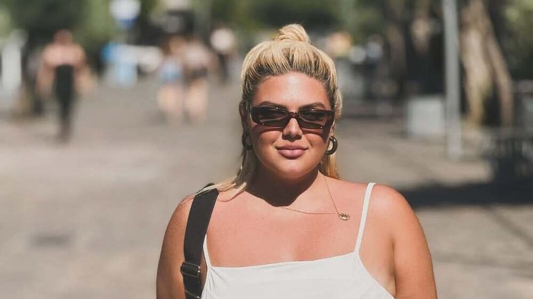 Δανάη Μπάρκα | Το χωριάτικο πρωινό που απολαμβάνει στη Σύρο