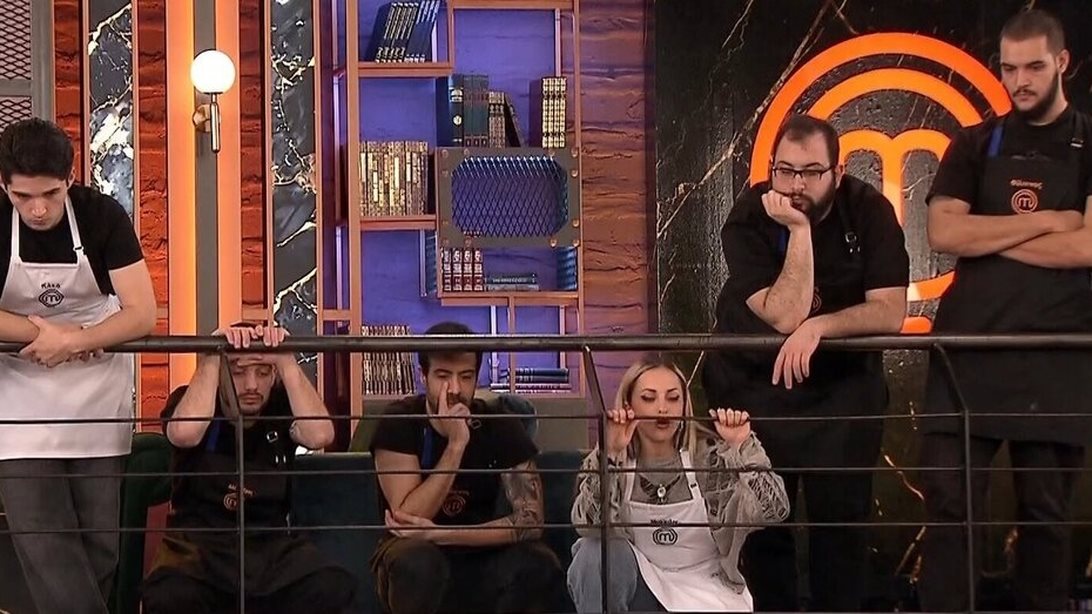 Ανέβηκαν οι τόνοι στον εξώστη του MasterChef: &quot;Για χαλάρωσε λίγο&quot; - &quot;Μη μιλάς!&quot;