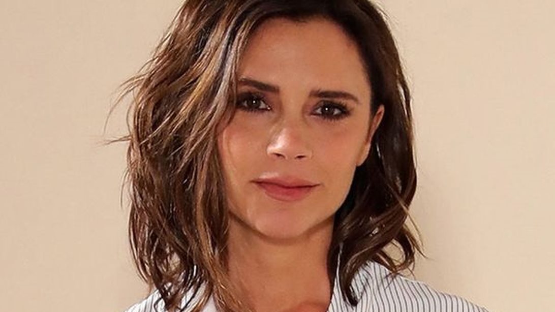 Victoria Beckham: 5 outfits που θέλει να δοκιμάσουμε το φθινόπωρο
