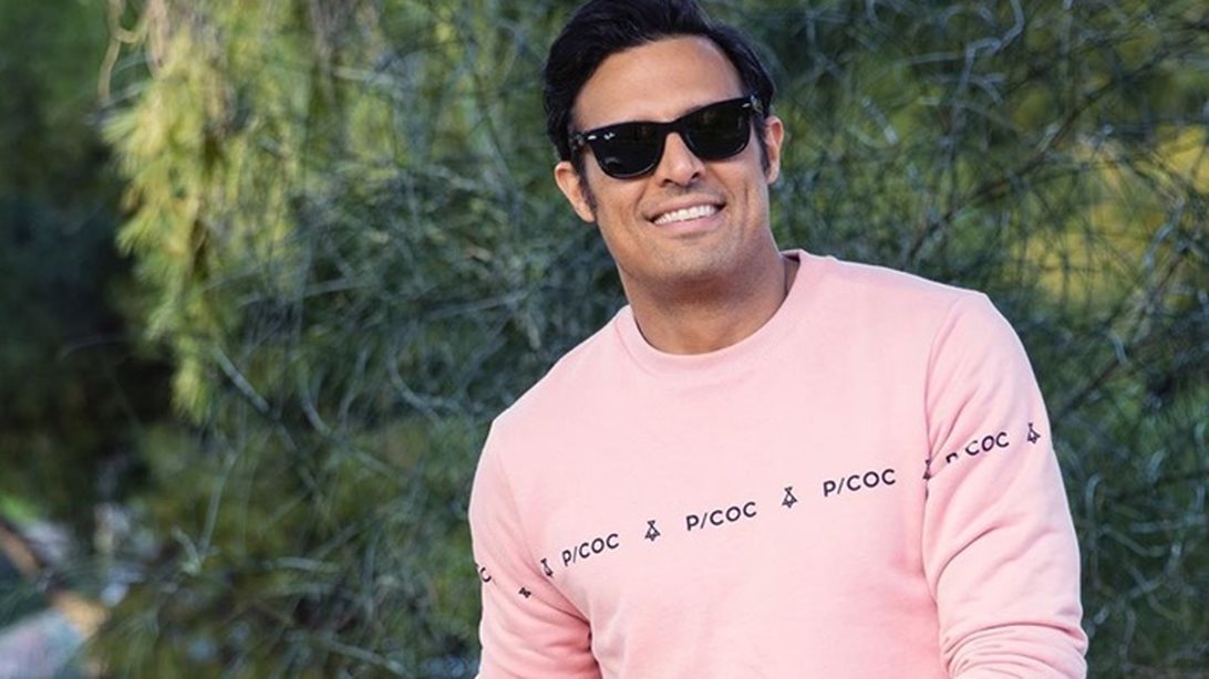 Ο Σάββας Πούμπουρας προτείνει &quot;δουλέψτε τζάμπα&quot; για τις γνωριμίες και το Twitter τον δικάζει