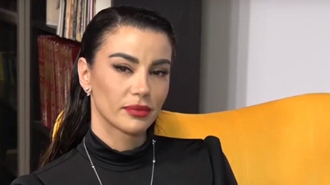 Η Ειρήνη Παπαδοπούλου δάκρυσε μιλώντας για τον Βασίλη Καρρά: "Προσεύχομαι για τον Βασίλη, τον αγαπάω πάρα πολύ"