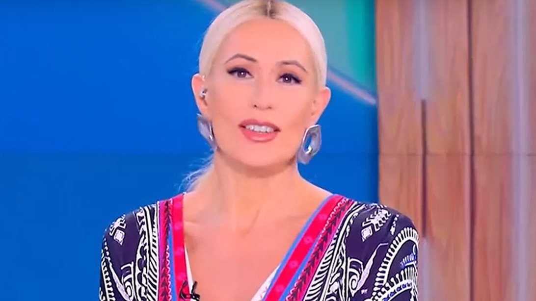 Η Μαρία Μπακοδήμου αποκάλυψε όλη την αλήθεια για τα &quot;ξυρισμένα&quot; φρύδια της Σοφίας Χατζηπαντελή