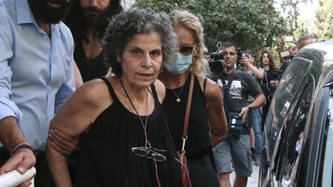 Πρώτη ανάρτηση της Μαργαρίτας Θεοδωράκη: &quot;Με τσιμπούν και μου ρουφούν το αίμα αδυσώπητα τσιμπούρια&quot;