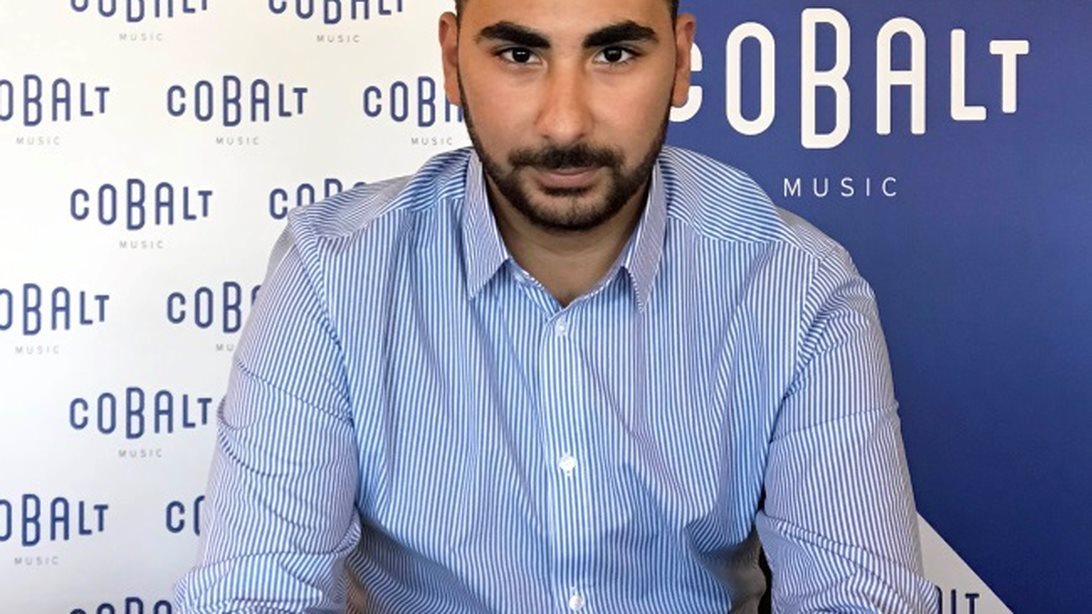 Κωνσταντίνος Παντελίδης: Ο μικρός αδελφός του Παντελή μεγάλωσε και υπέγραψε το πρώτο του δισκογραφικό συμβόλαιο!