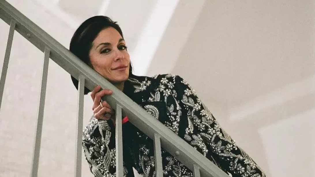 Γενέθλια για τη Σοφία Καρβέλα | Η εντυπωσιακή τούρτα και το δείπνο με την Άννα Βίσση &amp; το ζεύγος Κούστα