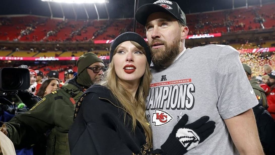 Taylor Swift | Η ανακοίνωση που έκανε στο podcast του Travis Kelce