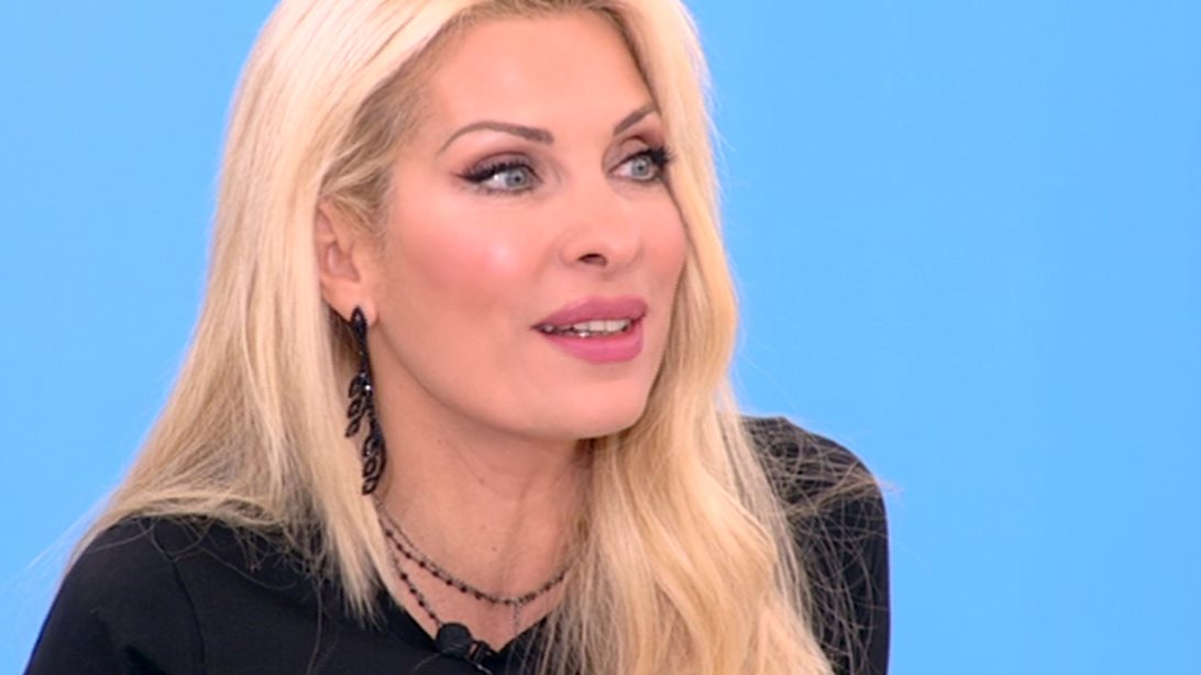 Ελένη Μενεγάκη: Το κατεβασμένο σορτσάκι του Παπασταθόπουλου &amp; τα σχόλιά της on air: Δείτε το video!