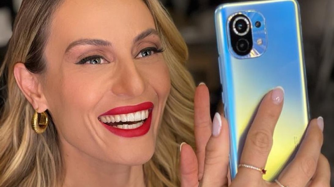 Η Ελεονώρα Μελέτη ποζάρει χωρίς μακιγιάζ στην αγκαλιά του άνδρα της ζωής της