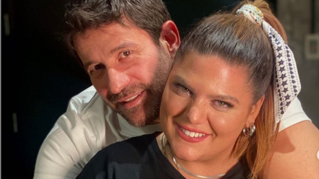 Δανάη Μπάρκα και Αλέξης Γεωργούλης ποζάρουν μαζί και δημιουργούν ένα απολαυστικό remake από το &quot;Είσαι το ταίρι μου&quot;!