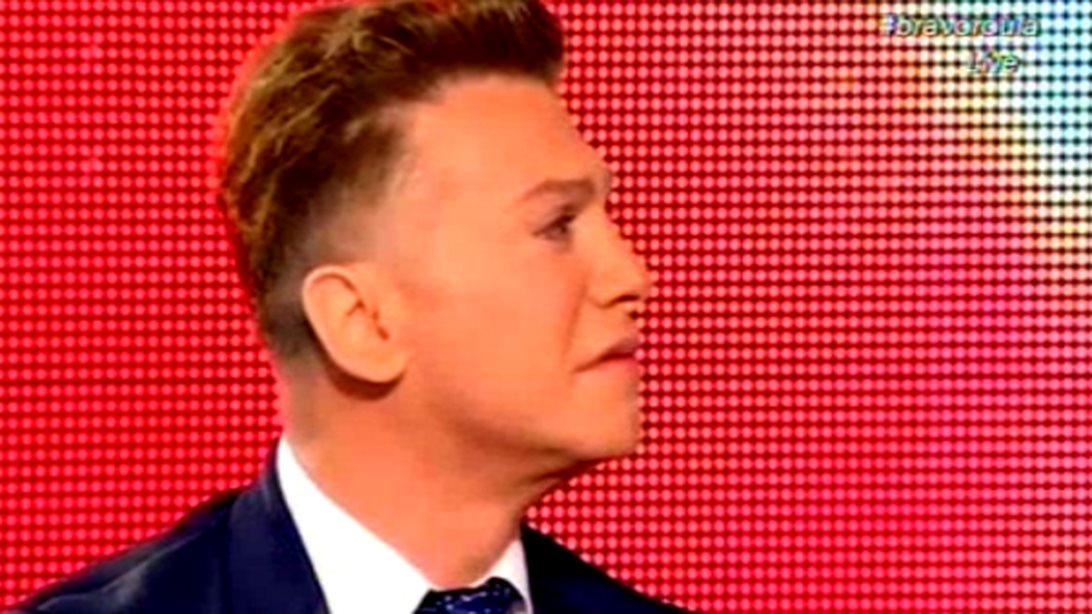 Τάκης Ζαχαράτος
: Η εμφάνιση ως Άντζελα Δημητρίου στο «Μπράβο Ρούλα» &amp; ο λόγος που ξέσπασε σε δάκρυα κατά τη διάρκεια της συνέντευξης