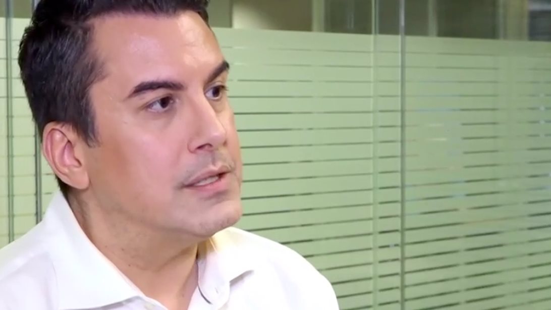 Πάνος Κατσαρίδης: "Γιατί να μετανιώσω για την Ελίνα Παπίλα; Είναι πετυχημένη παρουσιάστρια;"