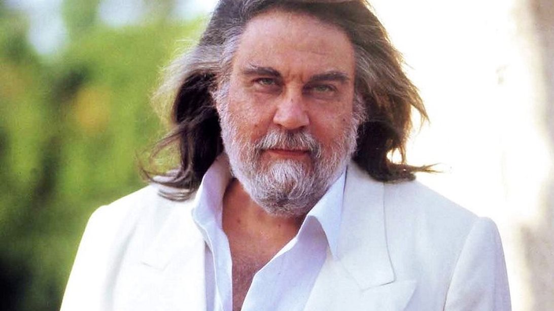 Βαγγέλης Παπαθανασίου | Τα μηνύματα του καλλιτεχνικού κόσμου, το tweet του Elon Musk και το μήνυμα Κώστα Γαβρά για τον θάνατό του