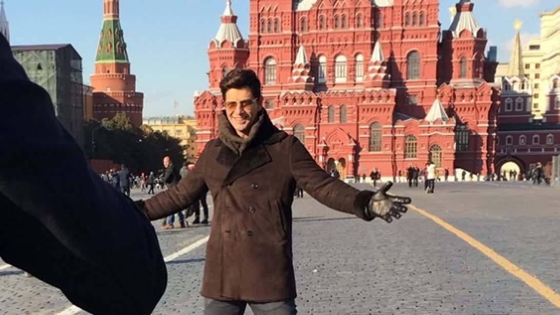 Σάκης Ρουβάς: Το ταξίδι στη Ρωσία: Οι πρώτες φωτογραφίες