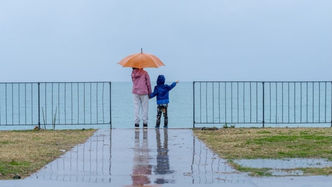 Έρχονται μπόρες και πτώση της θερμοκρασίας το Σαββατοκύριακο - Πότε και από πού αλλάζει ο καιρός - Η τάση για τη νέα εβδομάδα