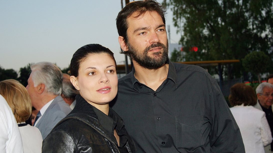 Κωνσταντίνος Καζάκος: "Έχουμε χωρίσει εδώ και 17 χρόνια και υποδυόμαστε τους συζύγους"
