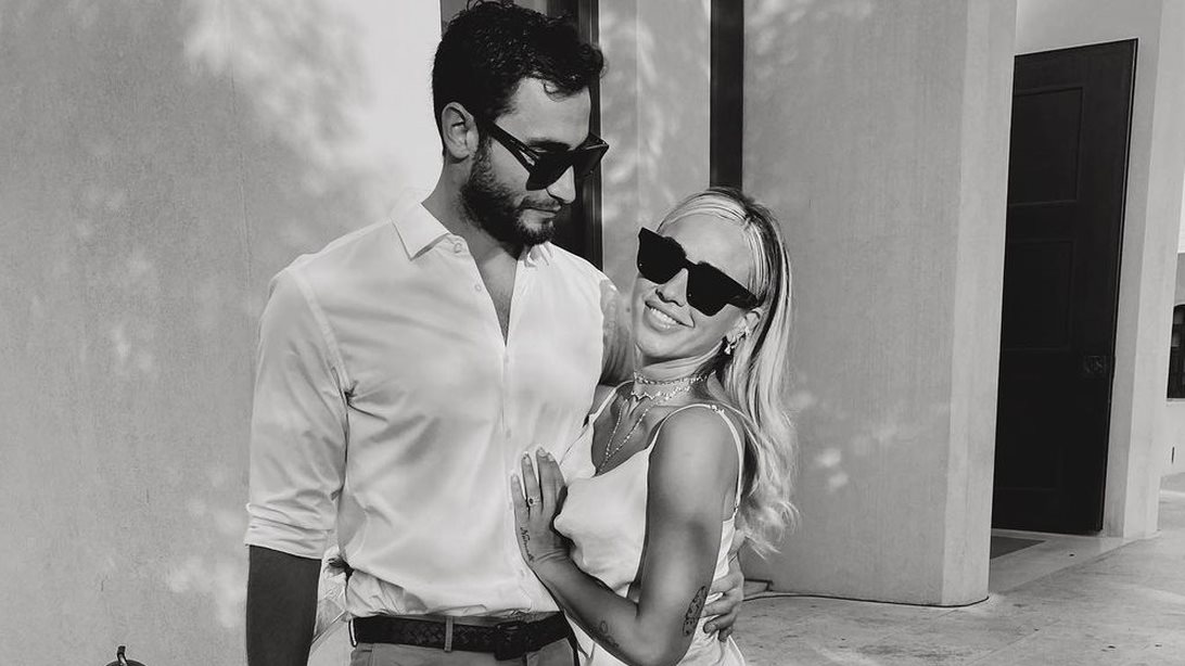 Η Κόνι Μεταξά είπε το &quot;Ναι!&quot; στον Μάριο Καπότση! Δείτε το εντυπωσιακό μονόπετρο