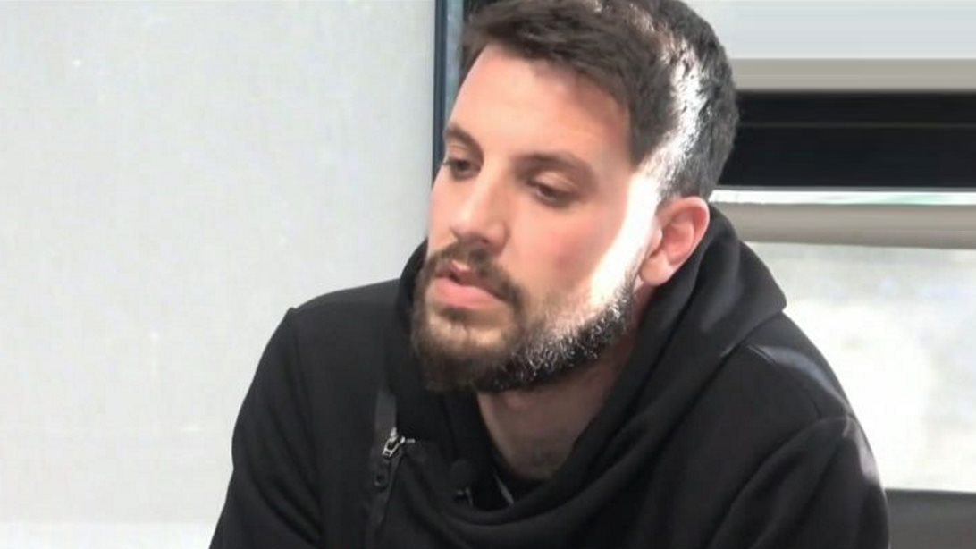 Μάνος Δασκαλάκης: Eίχε λογαριασμό στο Tinder για… γνωριμίες - Πλήρωνε συνδρομή για μεγαλύτερη ακτίνα δράσης