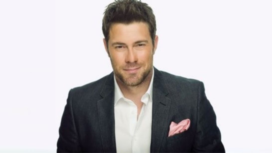 Το νέο κομμάτι του Χρήστου Χολίδη είναι εδώ! Ποιοι λαμπεροί guests πρωταγωνιστούν στο video clip;