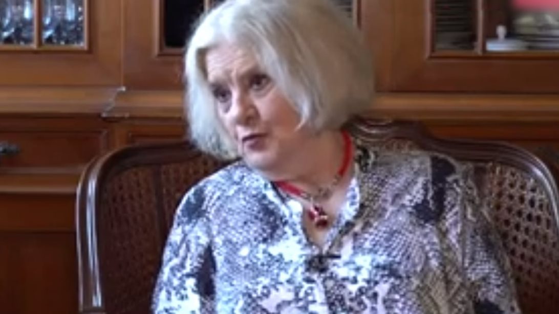 Πηνελόπη Πιτσούλη: &quot;Ο Πέτρος Φιλιππίδης με σεβάστηκε ως μεγαλύτερη συνάδελφο - Κάποιοι μου είπαν ότι είναι κέρατο βερνικωμένο&quot;