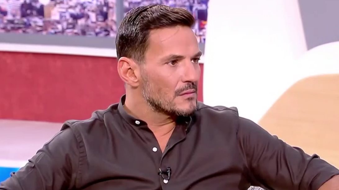 Κώστας Τσουρός: "Ήταν τόσο θυμωμένος που σκεφτόταν να πάει νομικά τον Ρέμο"