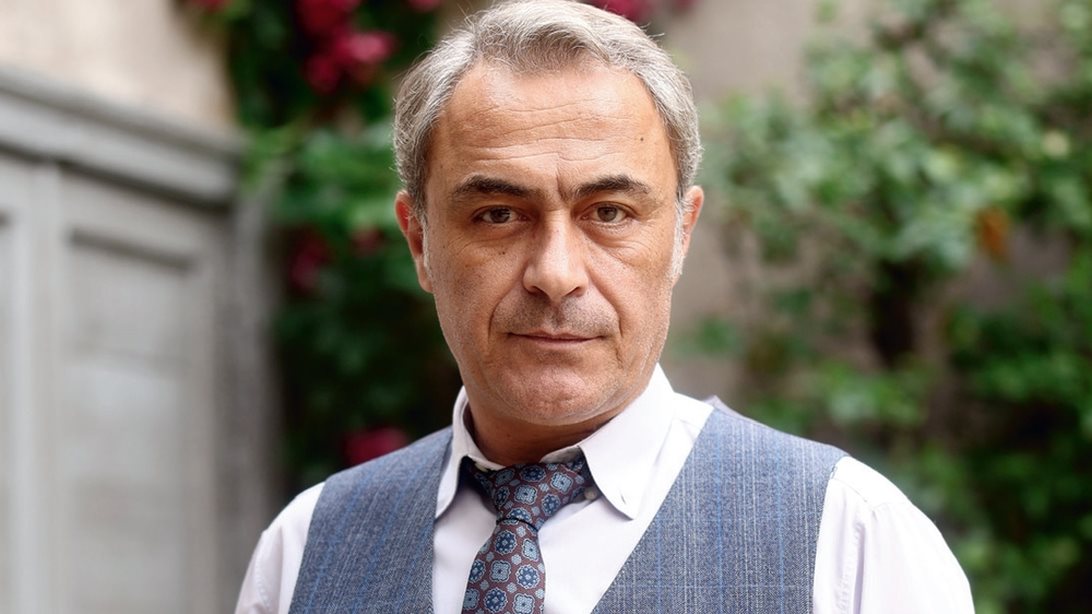 Μόνο στο Yupiii! Άγιος Έρωτας: Ο Κυριάκος χωρίζει την Ελένη και την Άννα με τον πιο σκληρό τρόπο