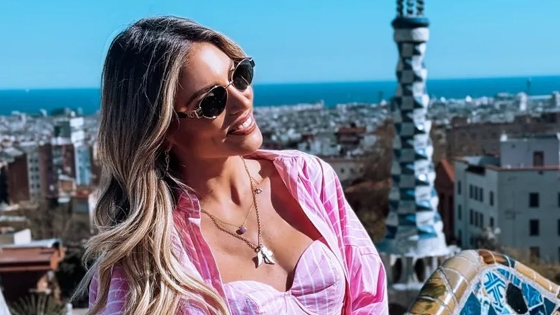 Ο σέξι χορός της Αθηνάς Οικονομάκου | Το τραγούδι της Ελένης Φουρέιρα που &quot;ανέβασε&quot; το κέφι