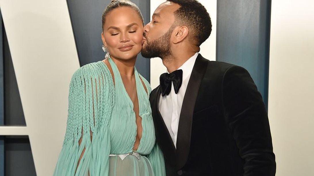 John Legend &amp; Chrissy Teigen: Θα γίνουν για τρίτη φορά γονείς!