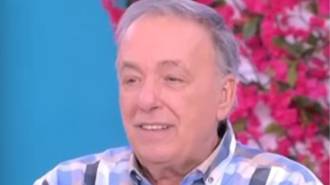 Ο Ανδρέας Μικρούτσικος μιλά για τα πρώτα βήματα του γιου του