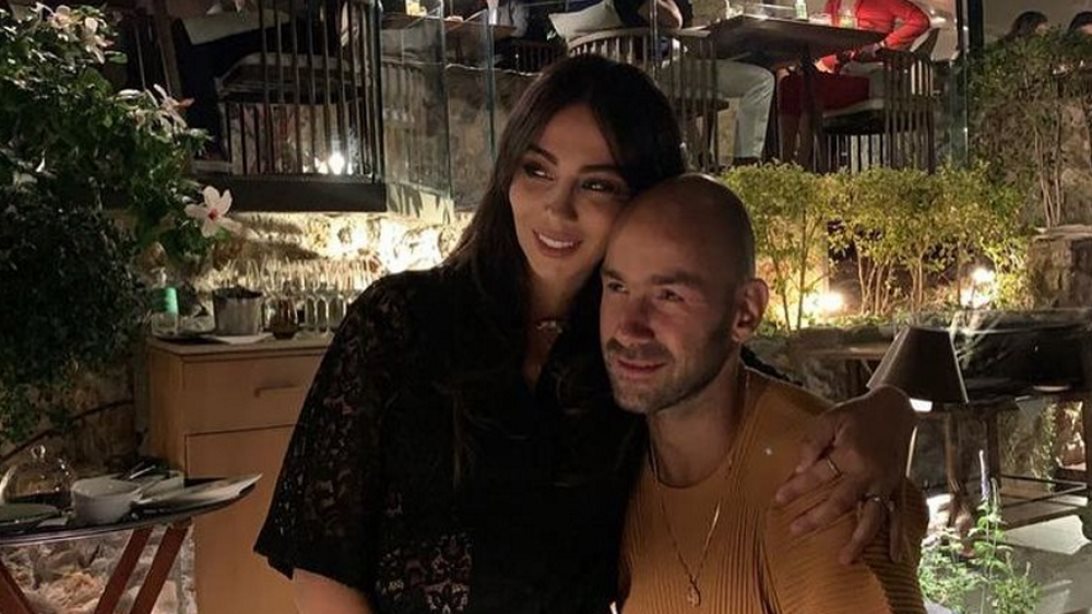 Η Ολυμπία Χοψονίδου μας δείχνει τον εντυπωσιακό στολισμό του σπιτιού της για τα Χριστούγεννα