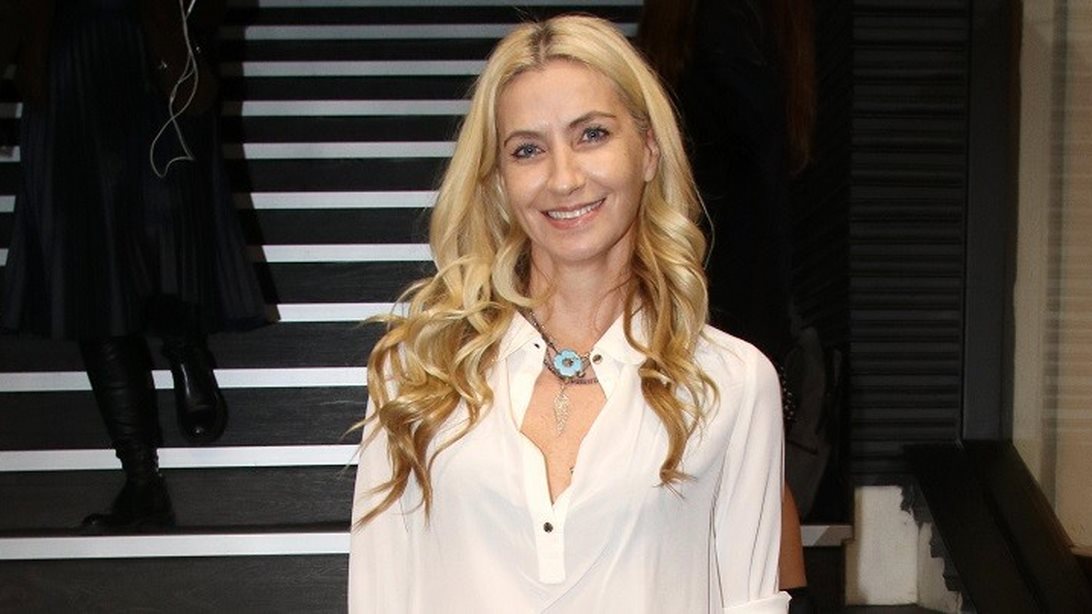 Art Week | Η Λένα Αρώνη συναντά τρεις λαμπερούς πρωταγωνιστές το βράδυ του Σαββάτου