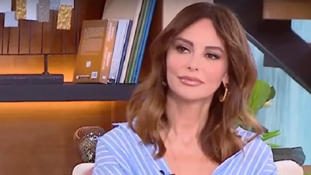 Μπέττυ Μαγγίρα: "Έχω μεγάλη στεναχώρια, μεγάλη - Η Μαρινέλλα θύμωνε όταν το έλεγα αυτό"