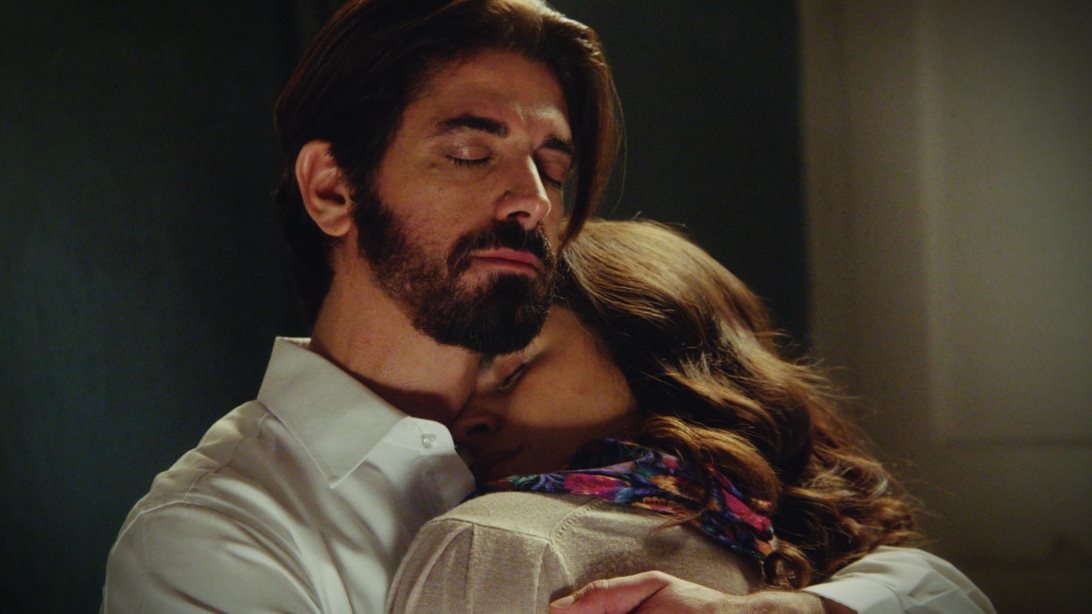 Μόνο στο Yupiii! Άγιος Έρωτας: Ράκος η Χλόη με τη μικρή Ελευθερία