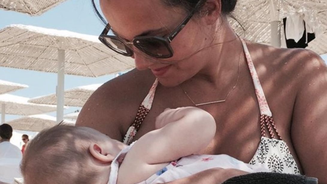 Ελιάνα Χρυσικοπούλου : Στον Ταυτόχρονο Δημόσιο Θηλασμό: Όσα έγραψε για την εμπειρία της