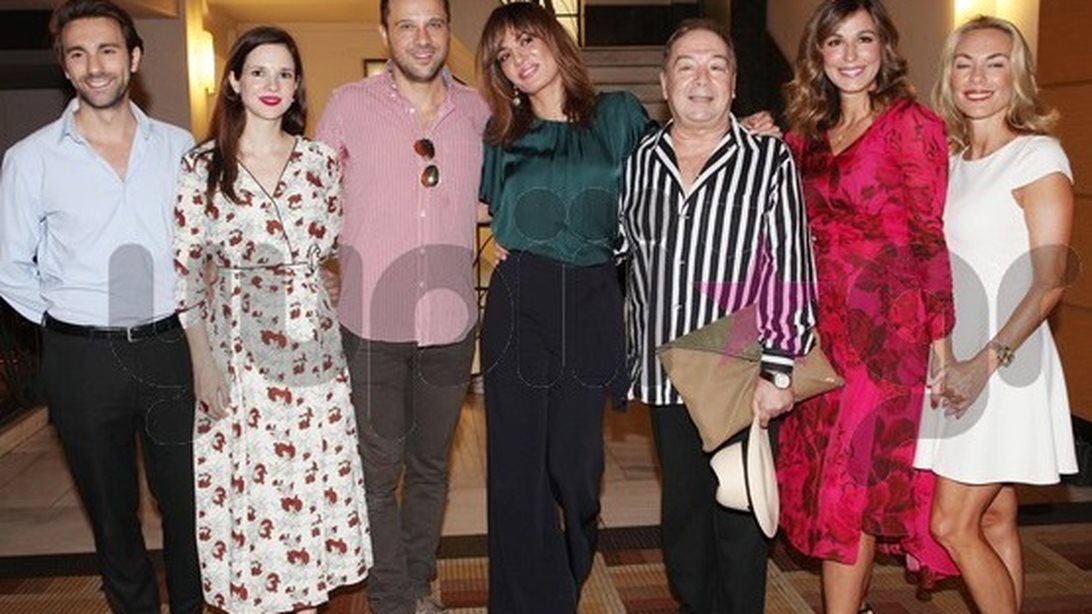 Ωνάσης - Τα θέλω όλα: Το Yupiii στη συνέντευξη Τύπου της πολυαναμενόμενης  παράστασης της σεζόν!