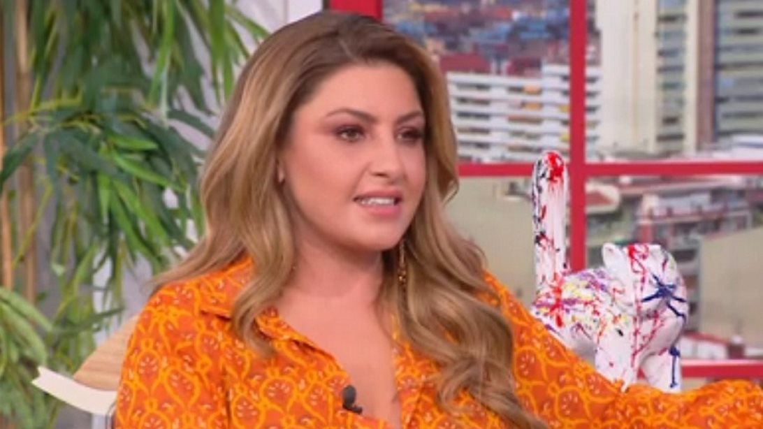 Έλενα Παπαρίζου: "Το sexiness δεν βγαίνει με αυτά που φοράς, είναι μέσα σου - Επειδή ανεβαίνει η δουλειά μας, δεν πλησιάζουμε περισσότερο τον Θεό"