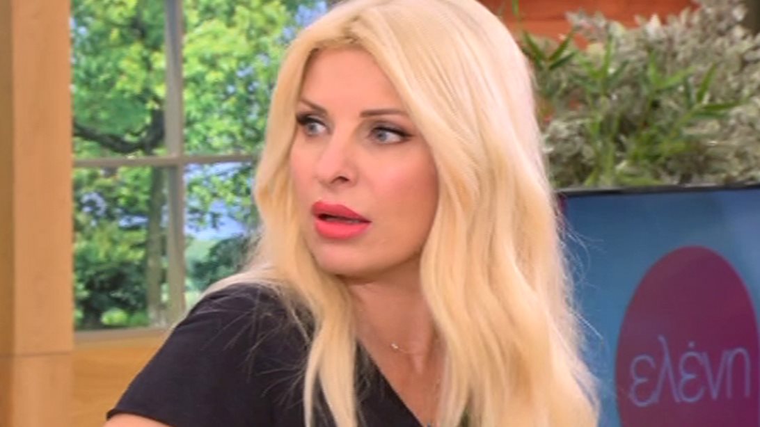 Ελένη Μενεγάκη: Ο απολαυστικός διάλογος, η μυρωδιά από... ψάρι που την ξετρέλανε &amp; η... Καραβάτου