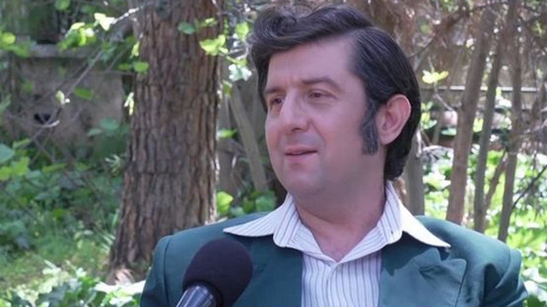 Μιχάλης Οικονόμου: &quot;Καλό είναι να συνηθίζουμε ερωτικές σκηνές ομοφυλόφιλων ζευγαριών στα σήριαλ&quot;