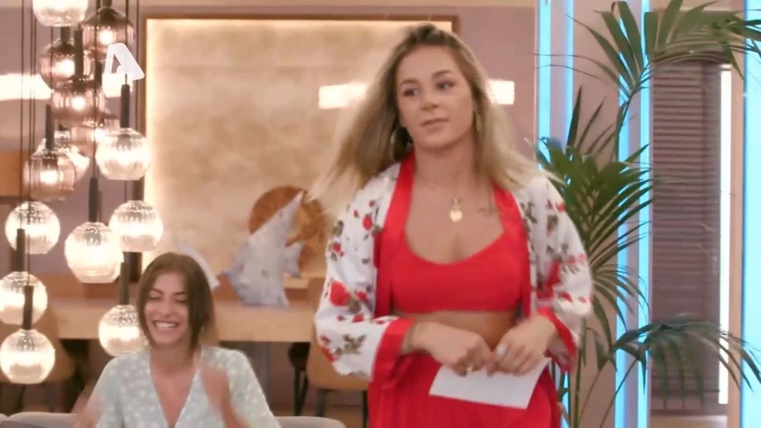 "The Bachelor" | Δεν άκουσε το όνομά της και της έσκισε την κάρτα!