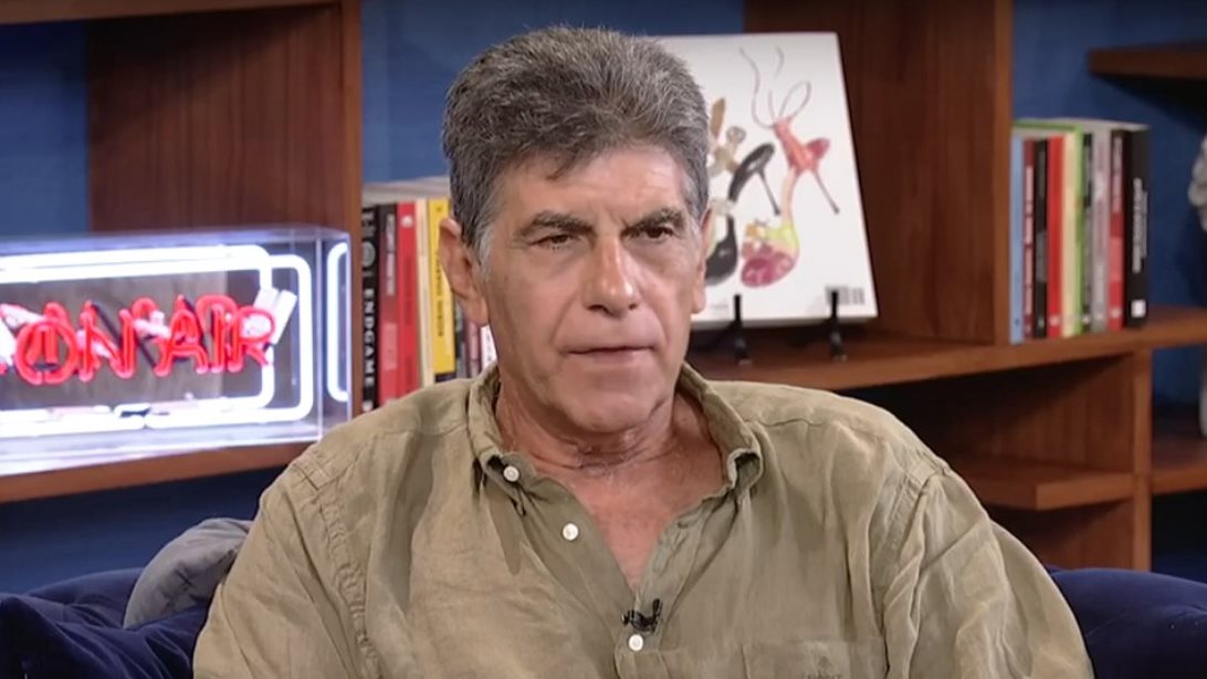 Ο Γιάννης Μπέζος επιβεβαίωσε στο "Στούντιο 4" την εκπομπή που θα παρουσιάσει στο ΟΡΕΝ